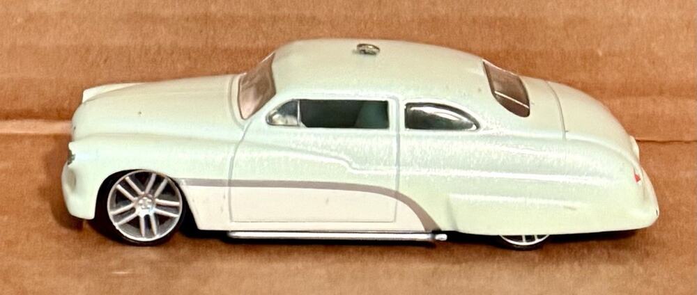 2016 Hallmark 1949 Mercury Keepsake Kustoms Diecast Holiday Christmas Ornament